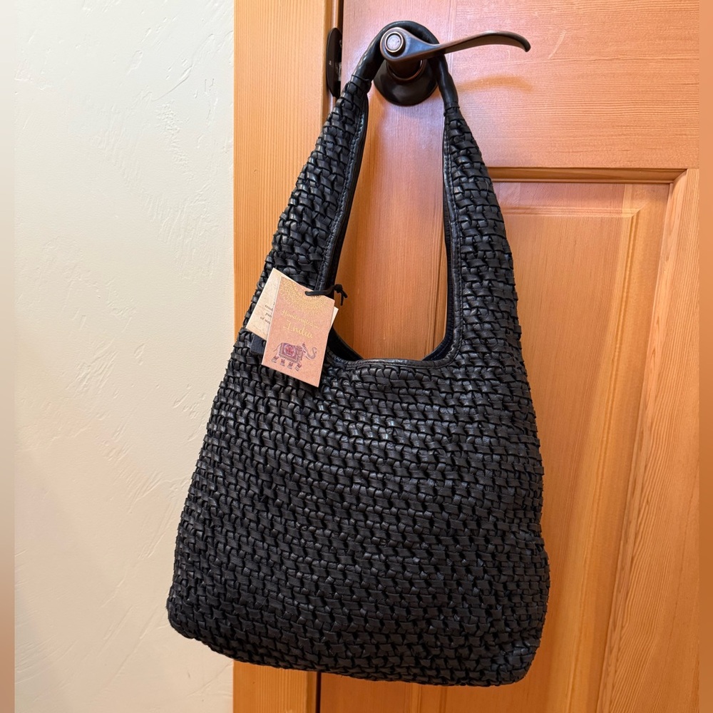 🔥REDUCED🔥 NWT‼️ Exquisite 100% Leather Black Woven Tote Bag✨✨✨ - Picture 3 of 16